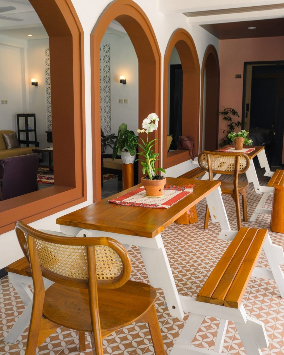 affordable places to stay near bromo